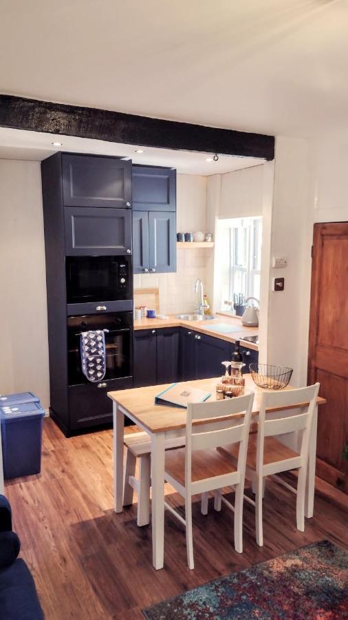 Darnholm Cottage โรบินฮูดส์เบย์ ภายนอก รูปภาพ