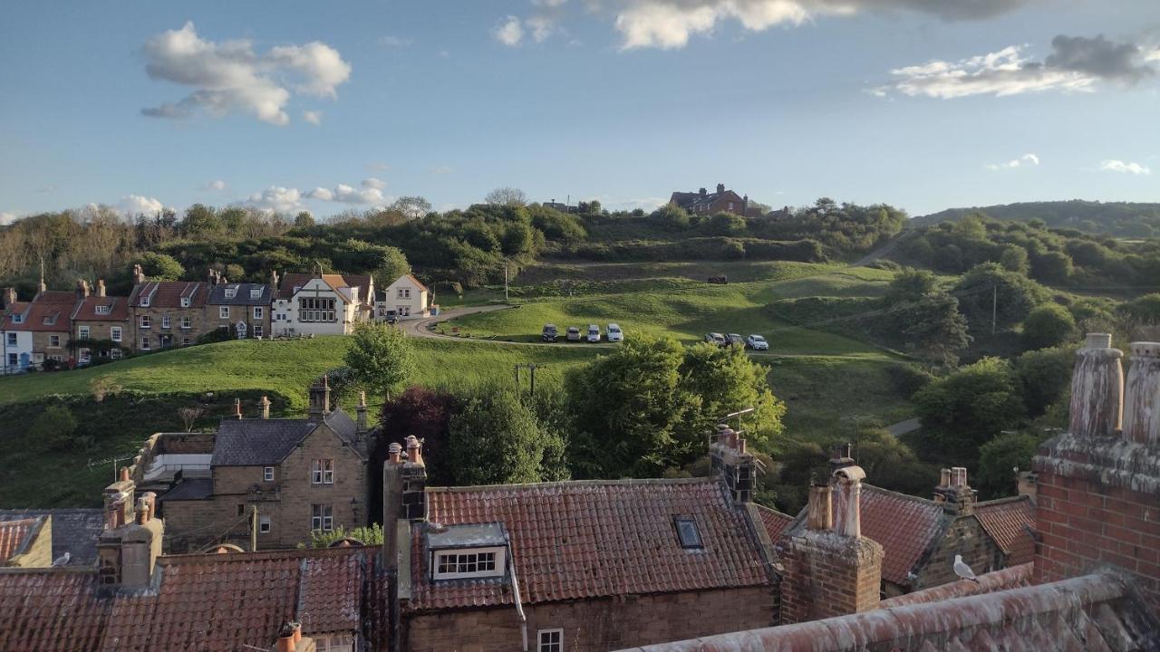 Darnholm Cottage โรบินฮูดส์เบย์ ภายนอก รูปภาพ