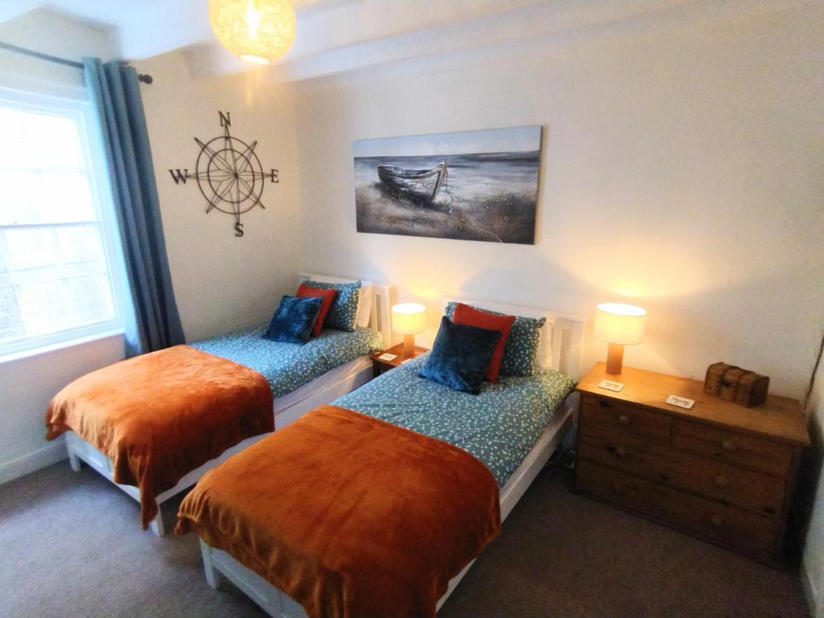 Darnholm Cottage โรบินฮูดส์เบย์ ภายนอก รูปภาพ