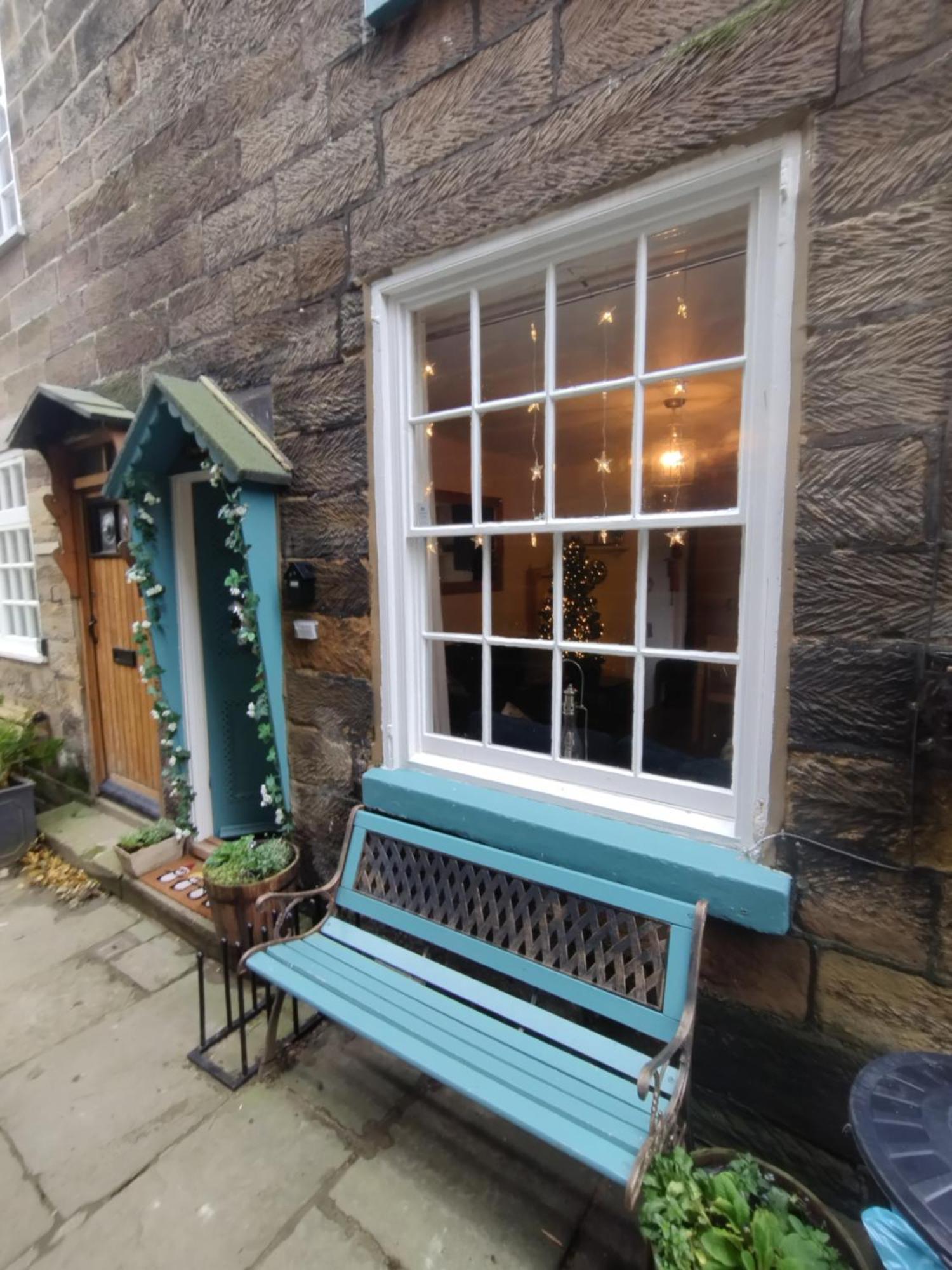 Darnholm Cottage โรบินฮูดส์เบย์ ภายนอก รูปภาพ